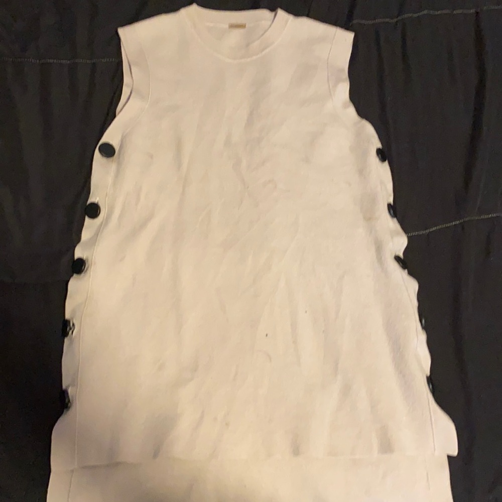 Pull over sleeveless shirt,